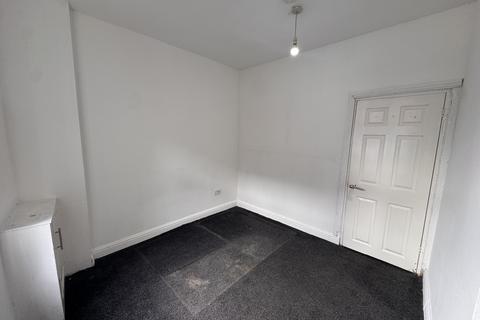 3 bedroom terraced house to rent, Claude Street, Manchester M8