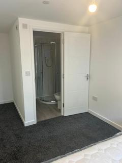 1 bedroom in a house share to rent, Mariner Street, Swansea SA1