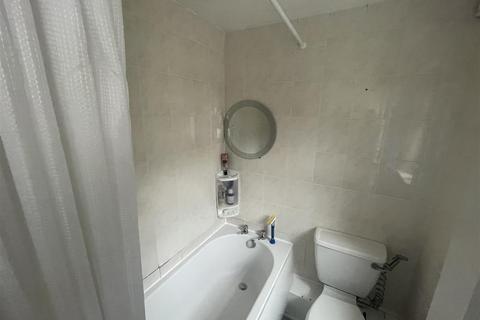 2 bedroom terraced house to rent, Elswick Street, Liverpool L8