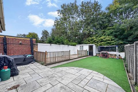 5 bedroom semi-detached house for sale, Charlecote Avenue, Gloucester GL4