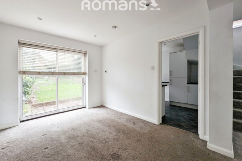3 bedroom semi-detached house to rent, Hughenden Avenue, High Wycombe, HP13