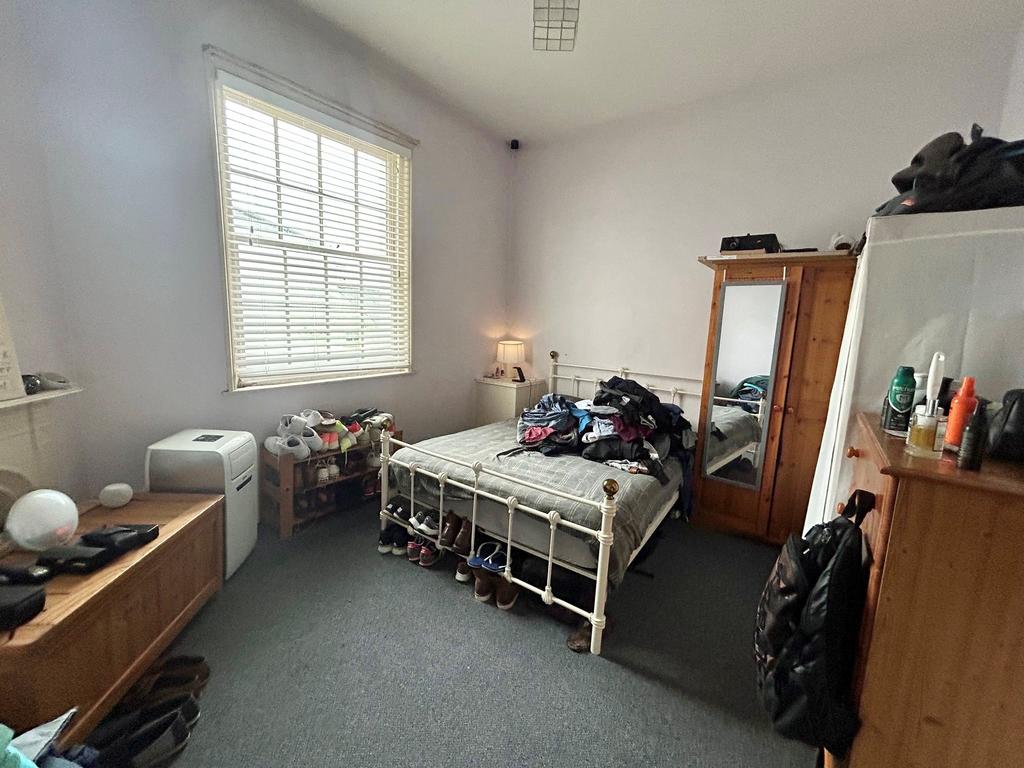 Bedroom 4 6 park cre