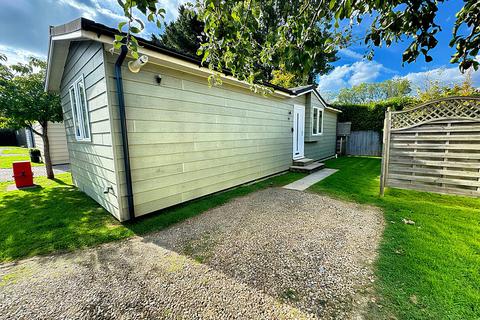 2 bedroom lodge to rent, Golden Cross, Hailsham, BN27
