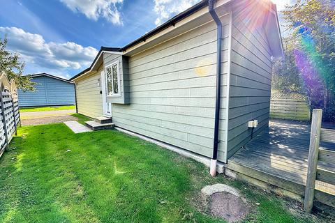 2 bedroom lodge to rent, Golden Cross, Hailsham, BN27