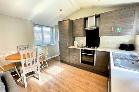 2 bedroom lodge to rent, Golden Cross, Hailsham, BN27