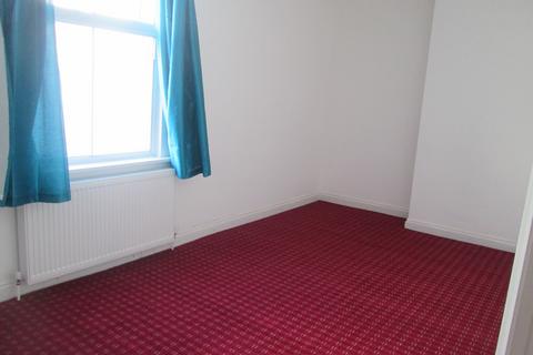 6 bedroom terraced house to rent, Neal Street, Bradford BD5