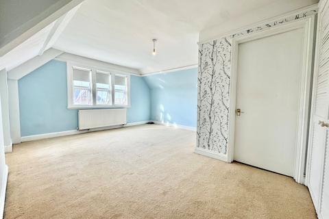 1 bedroom flat to rent, Beach Road, Westgate-on-Sea, Kent, CT8