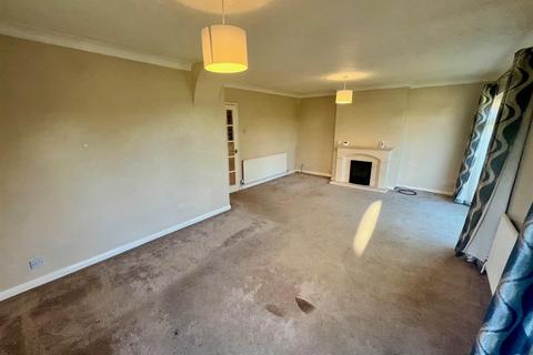 3 bedroom semi-detached house to rent, Ratcliff Lawns Southam Cheltenham