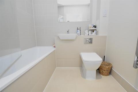 undefined, Victoria Avenue, Southend-On-Sea