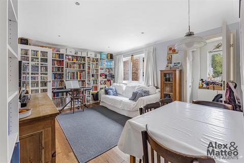 2 bedroom flat for sale, Somerford Way, Canada Water, SE16