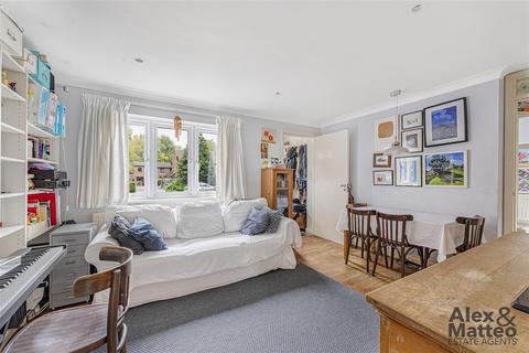 2 bedroom flat for sale, Somerford Way, Canada Water, SE16
