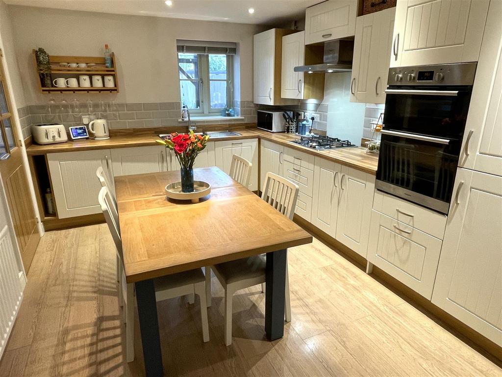 Kitchen - dining.JPG
