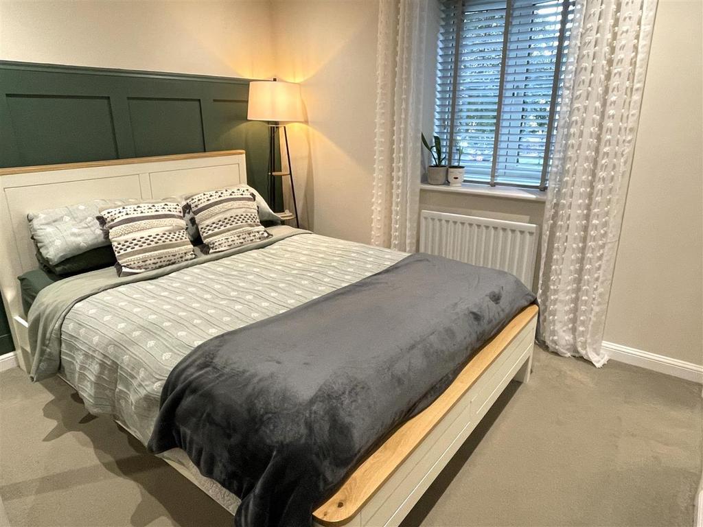 Bedroom 1.JPG