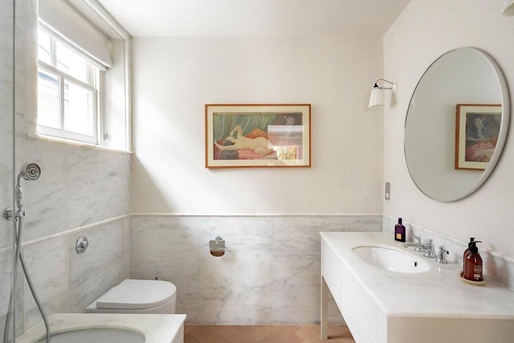 Principal Bathroom