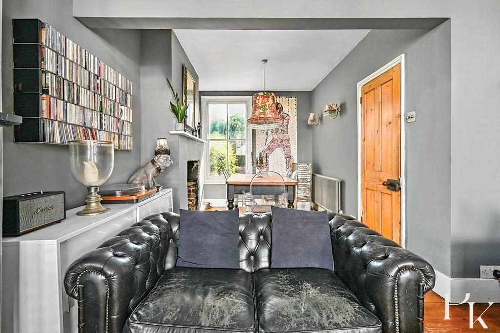 72 Montgomery St BN3 (4).jpg