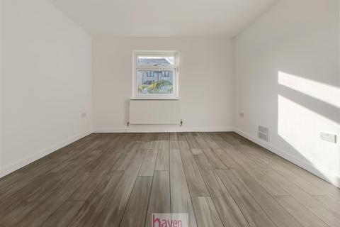 undefined, Crescent Way, London,N12