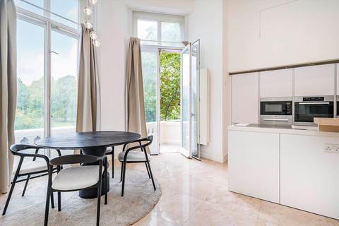 4 bedroom flat to rent, Hyde Park Gate, London SW7
