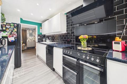 3 bedroom terraced house for sale, Bramble Green, Lowestoft