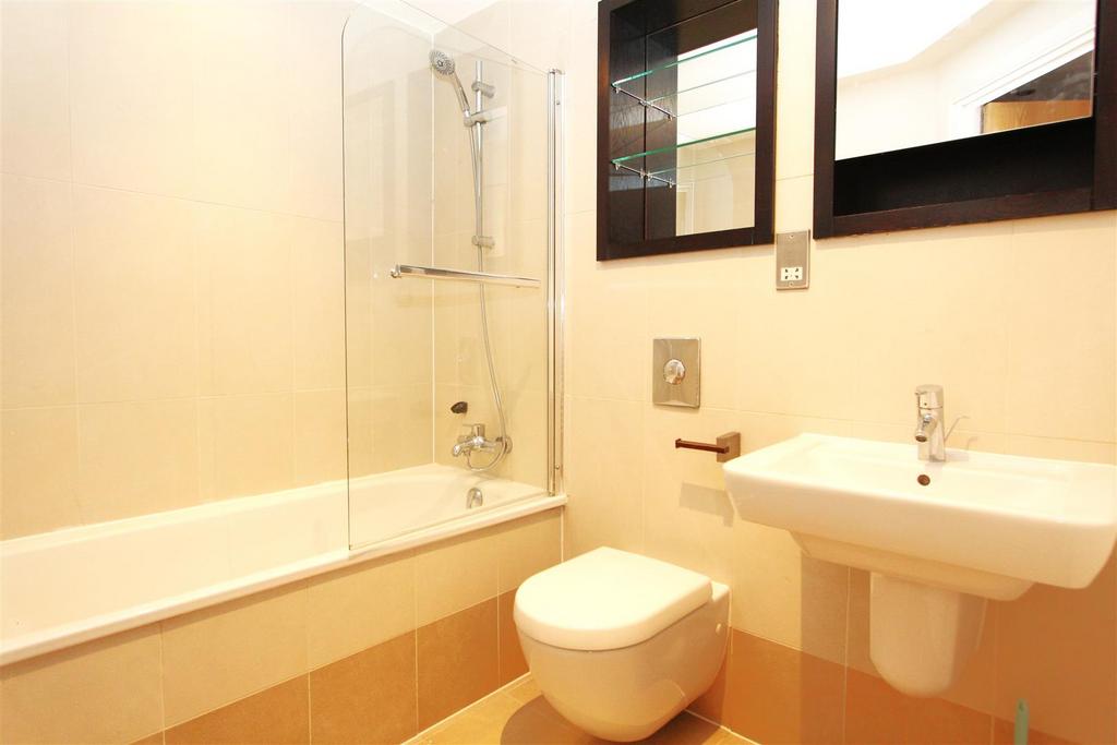House Bath .JPG