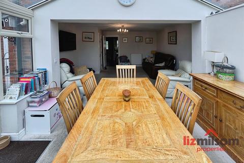 3 bedroom end of terrace house for sale, Brunt Lane, Swadlincote DE11
