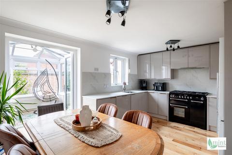 3 bedroom end of terrace house for sale, Guernsey Close, Guildford GU4