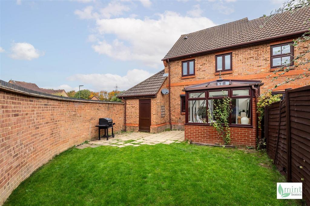 Watermark - 24 Guernsey Close-23.jpg