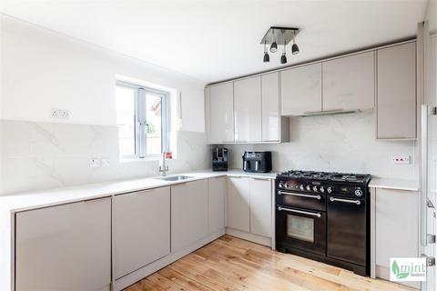 3 bedroom end of terrace house for sale, Guernsey Close, Guildford GU4