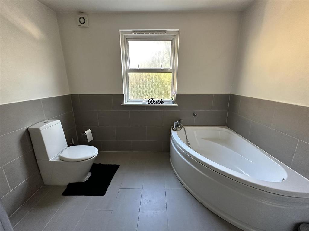 Bathroom.jpeg