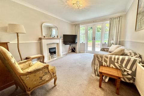 3 bedroom detached house for sale, Malincroft, Mapplewell, Barnsley