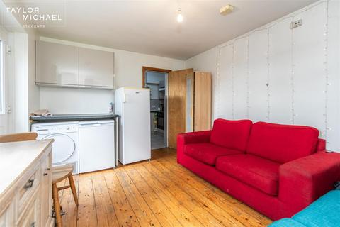 5 bedroom terraced house to rent, Canfield Road, Brighton