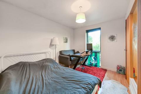 2 bedroom flat for sale, Southwold Road, E5, Clapton, London, E5
