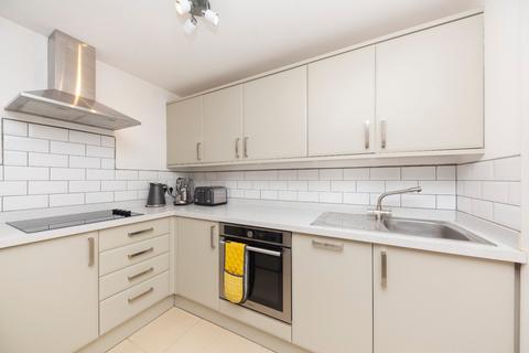 2 bedroom apartment for sale, Valley Place, Surbiton KT6