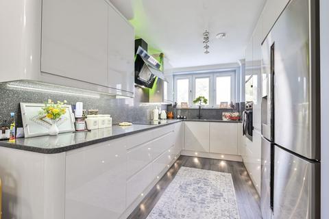3 bedroom flat for sale, Mona Road, Nunhead, London, SE15