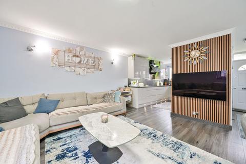 3 bedroom flat for sale, Mona Road, Nunhead, London, SE15