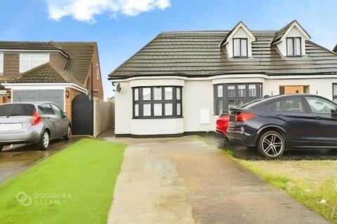 2 bedroom semi-detached bungalow to rent, Briscoe Road Rainham RM13