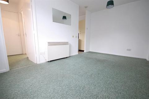 Studio to rent, Armitage Way, Cambridge CB4