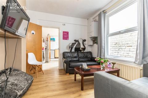 6 bedroom terraced house to rent, Brading Road, Brighton
