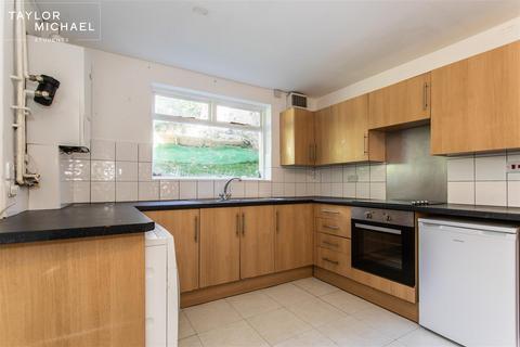 6 bedroom terraced house to rent, Hollingbury Road, Brighton