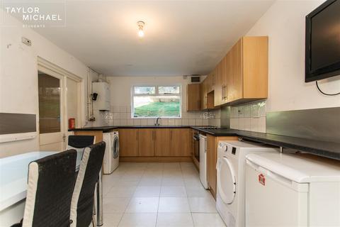 6 bedroom terraced house to rent, Hollingbury Road, Brighton