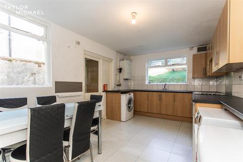 6 bedroom terraced house to rent, Hollingbury Road, Brighton