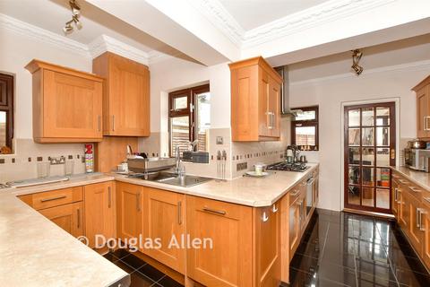 4 bedroom semi-detached house for sale, Peel Drive, Ilford, Essex