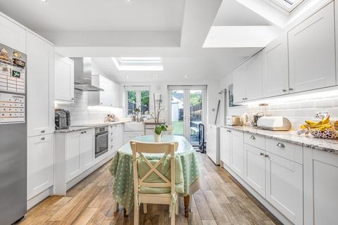 4 bedroom house to rent, Moffat Road, Thornton Heath, CR7