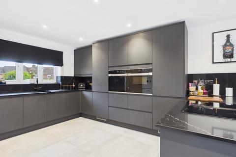 6 bedroom detached house for sale, Singlehurst Close, Weldon, Northamptonshire, NN17