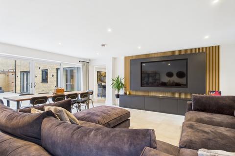 6 bedroom detached house for sale, Singlehurst Close, Weldon, Northamptonshire, NN17