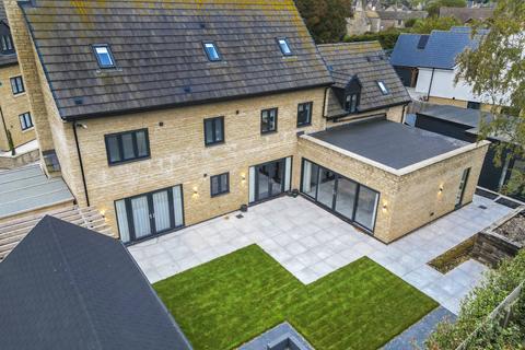 6 bedroom detached house for sale, Singlehurst Close, Weldon, Northamptonshire, NN17