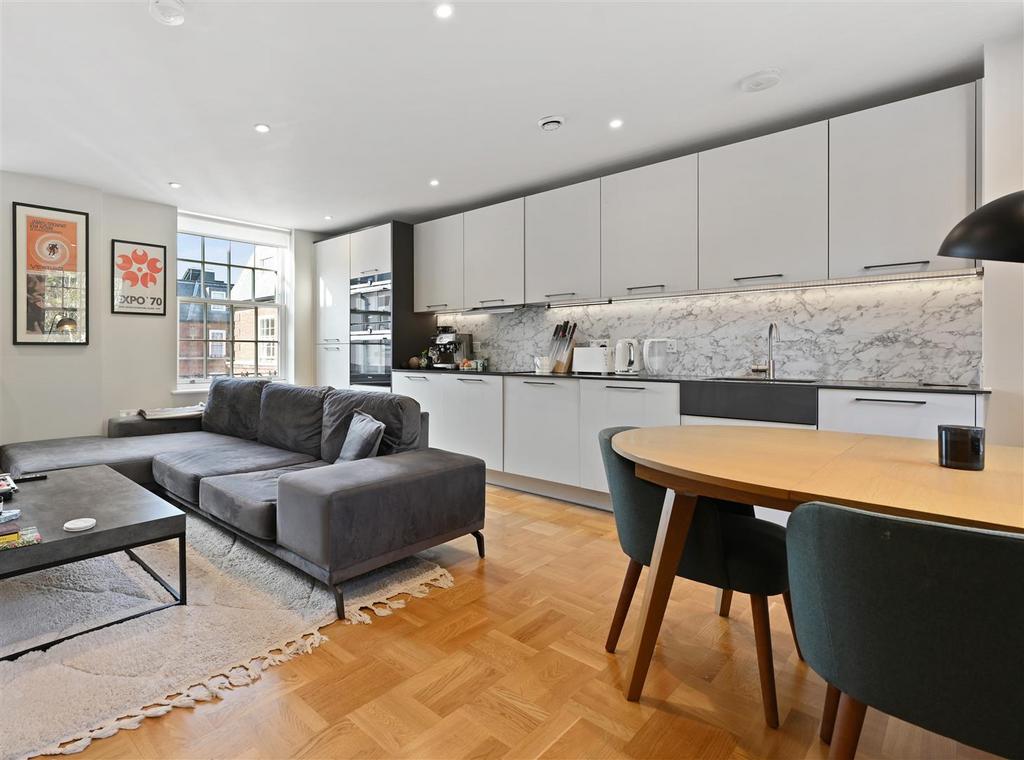 Garland Court