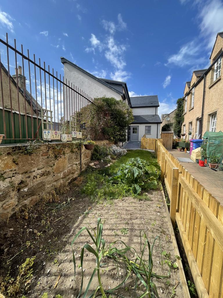 Garden a.JPG