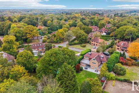 Howards Thicket, Gerrards Cross