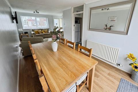 undefined, Clos-y-Grug, Porthcawl CF36