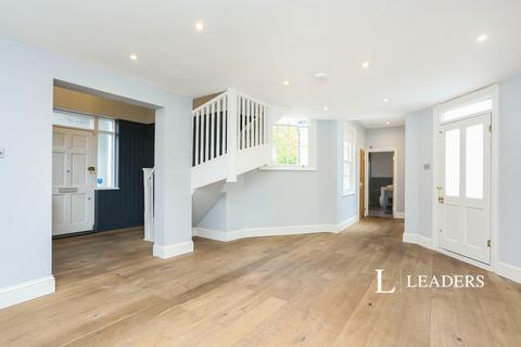 undefined, Willoughby Lane, Bromley, BR1
